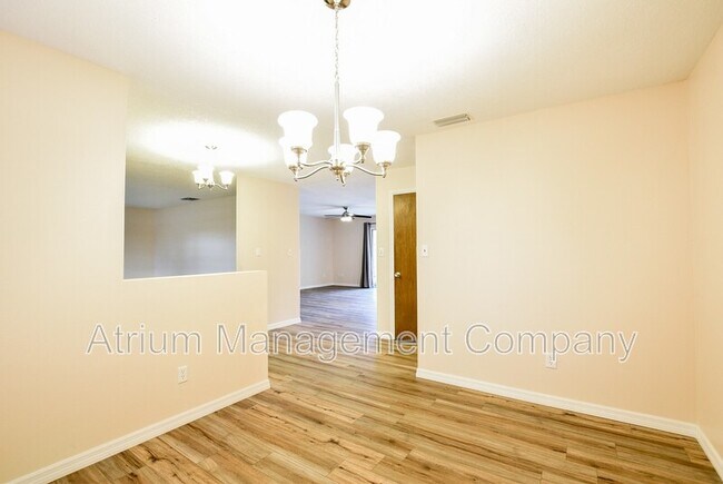 Building Photo - 1318 Kewannee Trail