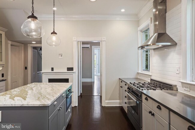 Building Photo - 12 Murray Pl