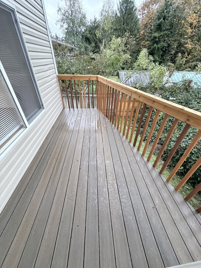 Building Photo - 414 91st Ave SE