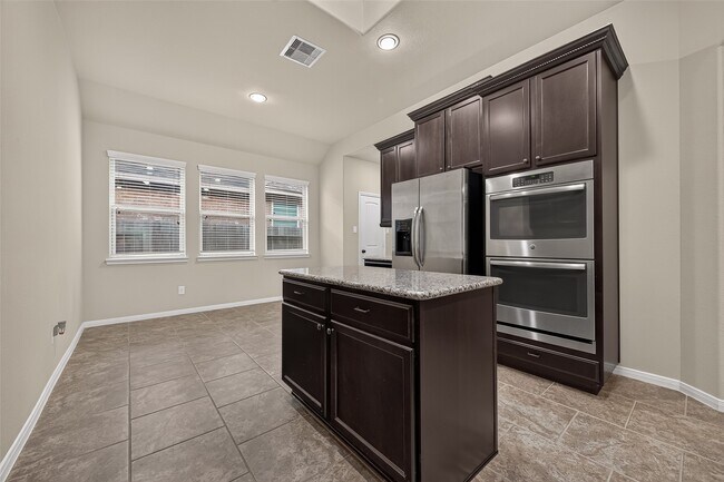 Building Photo - 24311 Piazza Dr