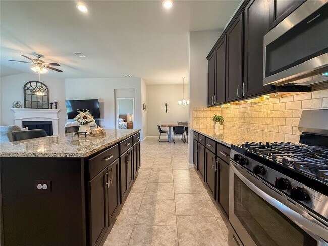 Building Photo - 2513 Kaman Ln