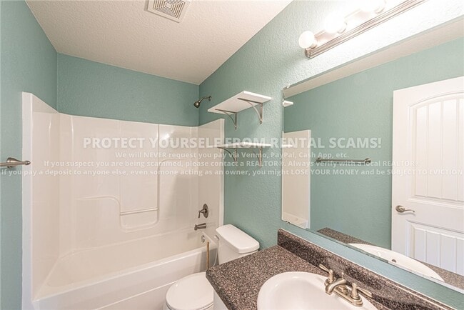 Building Photo - 1384 S Holland Dr