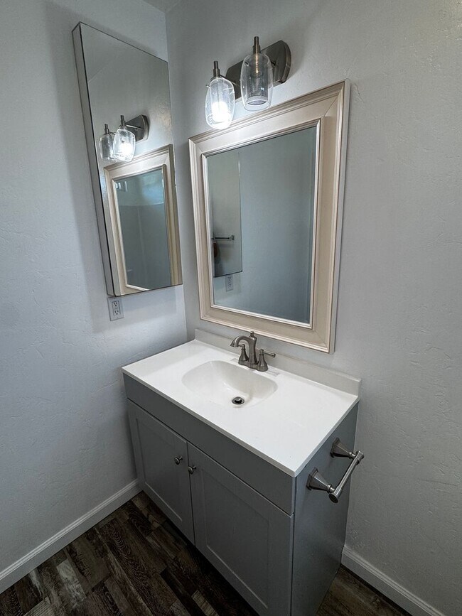 Building Photo - 5448 Encina Dr