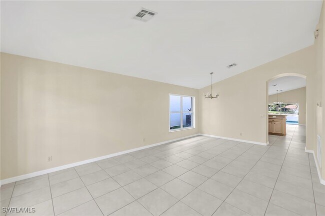 Building Photo - 15015 Savannah Dr