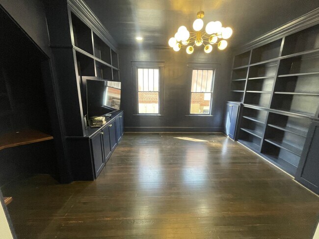 Building Photo - 4 Bd 3 Ba House