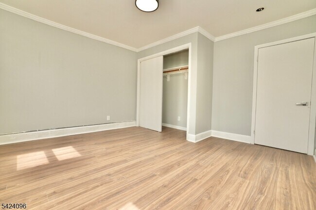 Building Photo - 111 Willow St