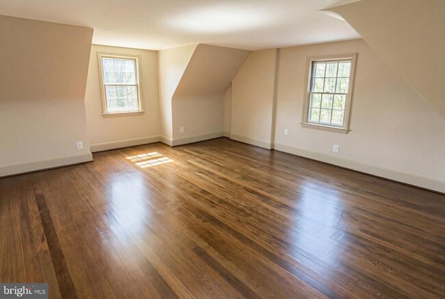 Building Photo - 37899 Snickersville Turnpike