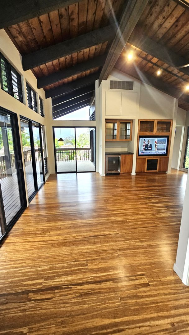 Building Photo - Kaneohe Bay 4/3.5 with way to much to list!