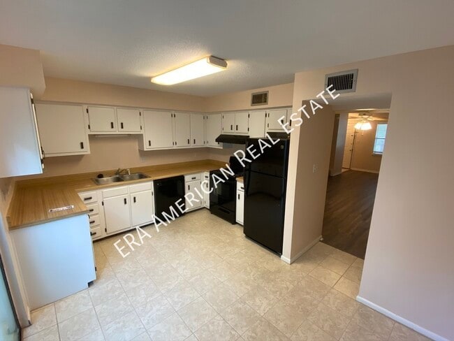 Building Photo - 532 Parkview Rd NW