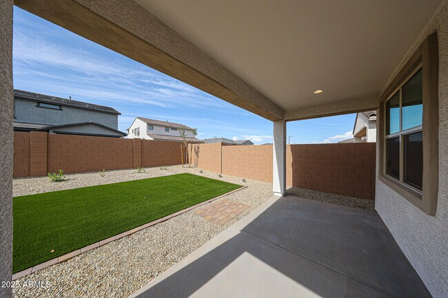 Building Photo - 25208 N 172nd Dr