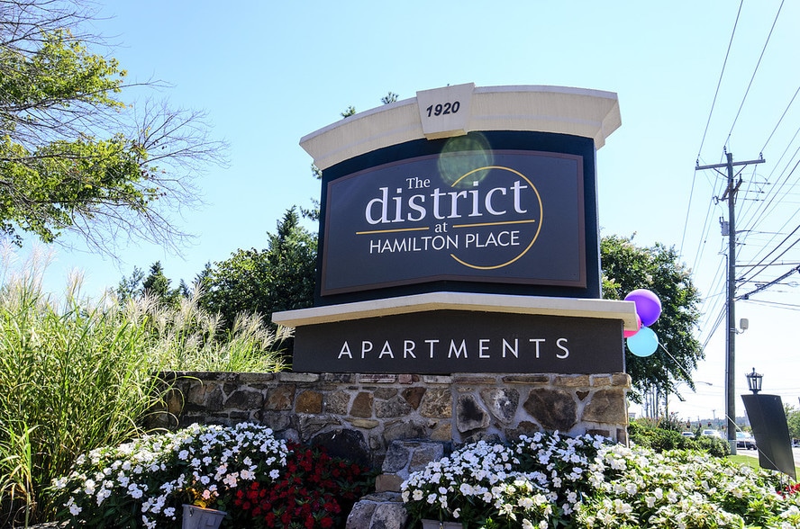 District at Hamilton Place 1920 Gunbarrel Rd Chattanooga TN 37421