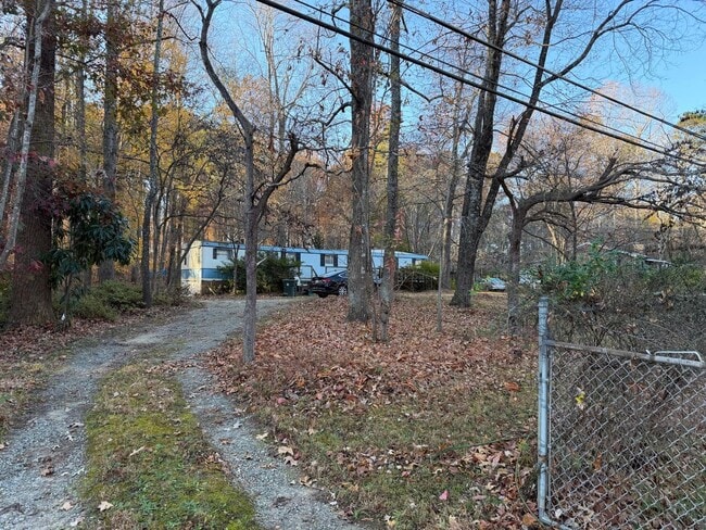 Building Photo - AVAILABLE NOW!