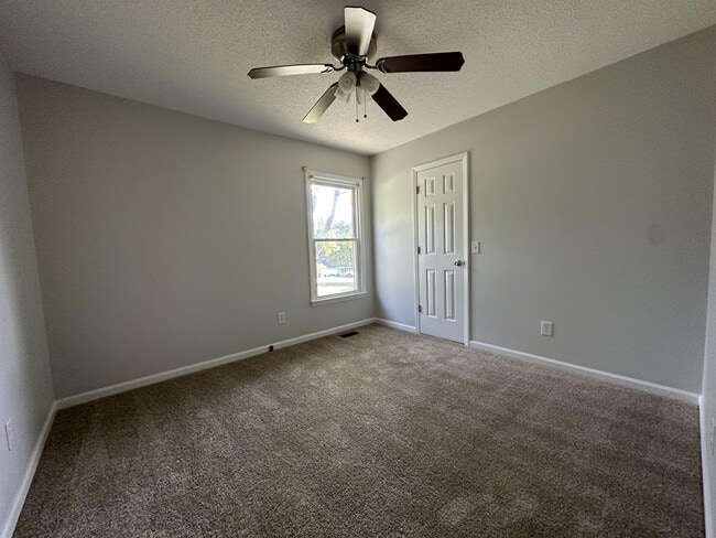 Building Photo - 145 Stoney Hill Ln