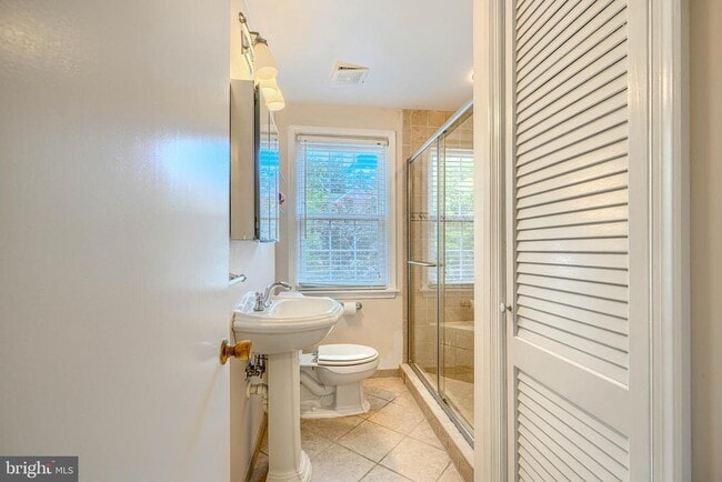 Building Photo - 372 Old Trail