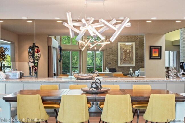 Building Photo - 3333 W Shore Dr