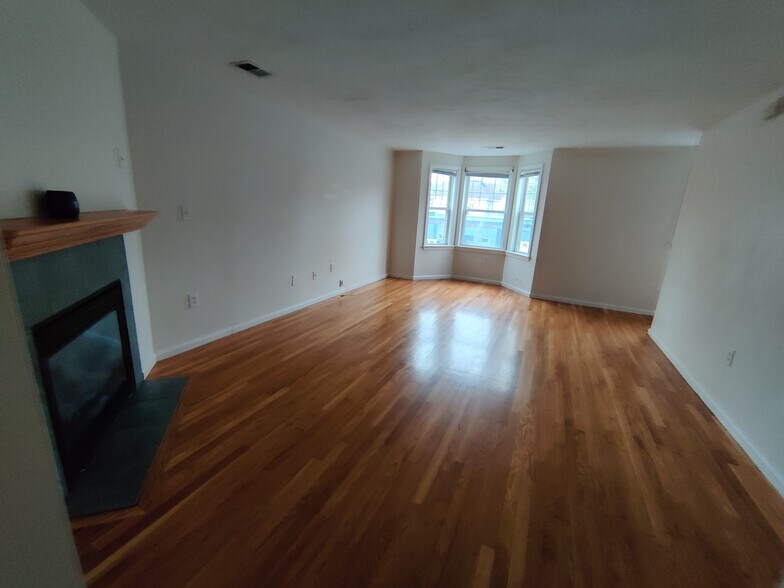Living Room - 235-2 Columbia Rd