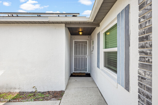 Building Photo - 3156 Dunhill Dr