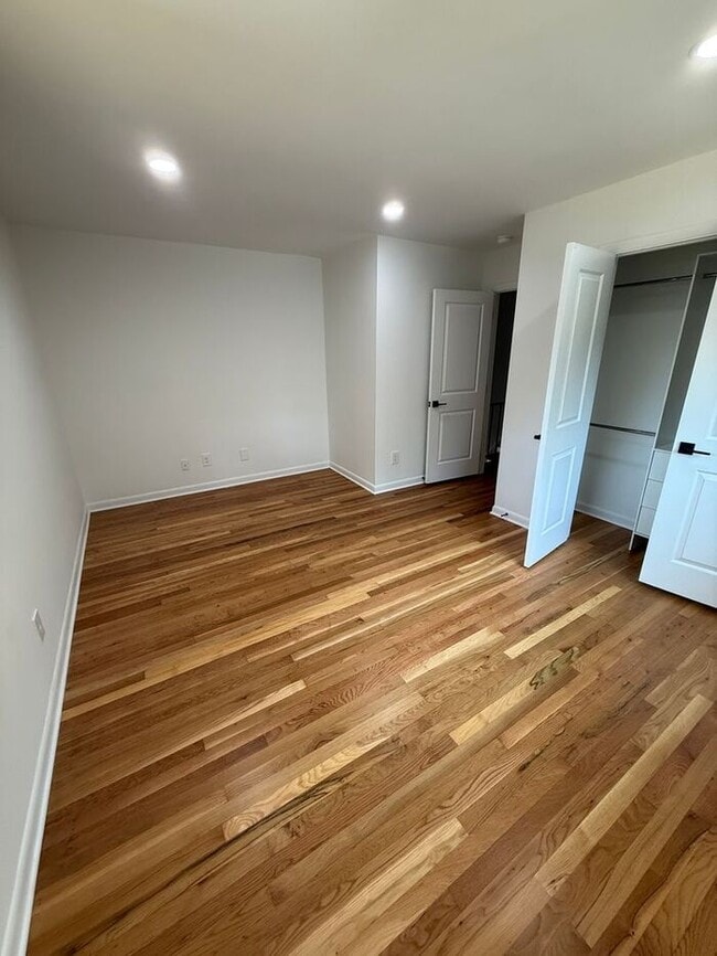 Building Photo - 708 Hawes Ct
