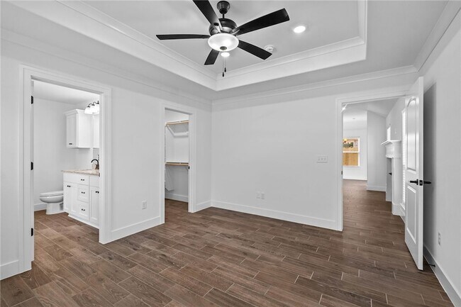 Building Photo - 4225 Barhem Dr