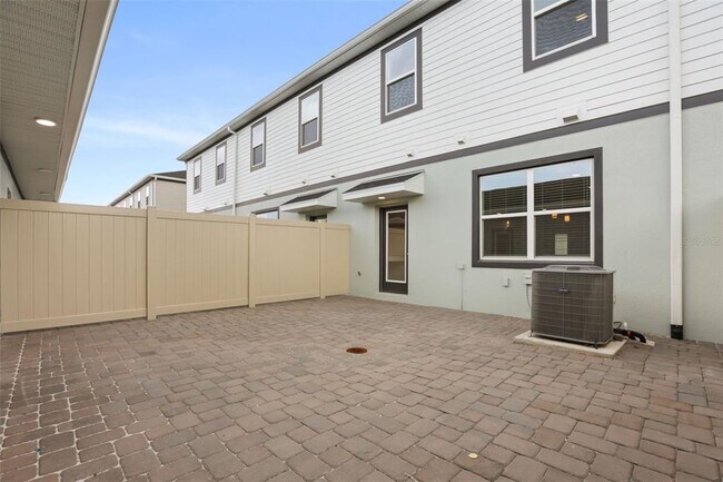 Building Photo - 1394 Mount Royal Dr