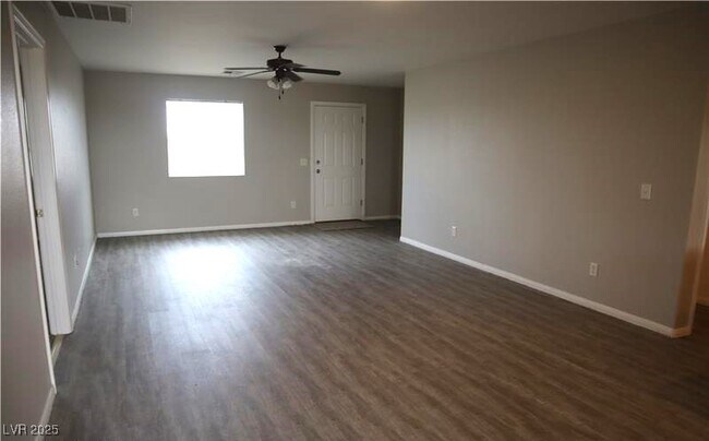 Building Photo - 200 S Mount Charleston Dr E