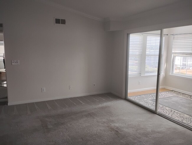 Building Photo - Southbridge VI Unit 2268K