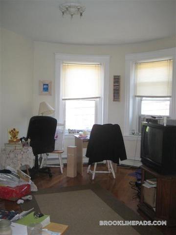 Building Photo - 208 Winthrop Rd