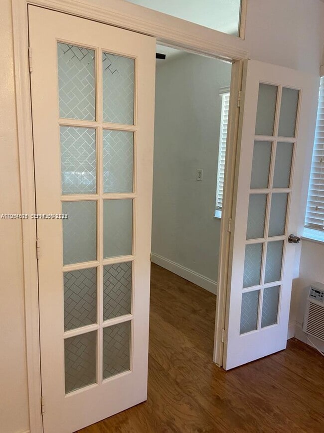 Building Photo - 1995 Marseille Dr