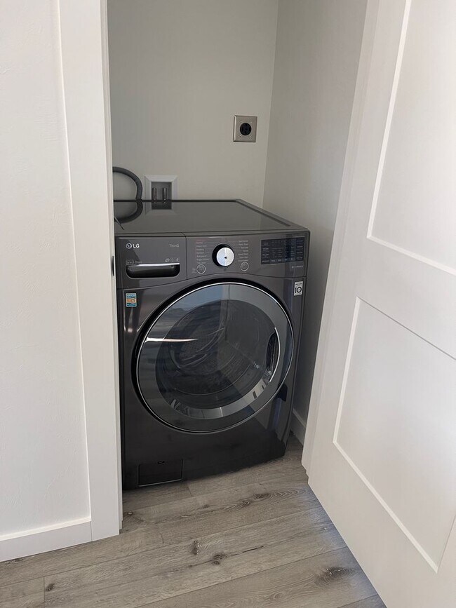 Building Photo - NEW! 2 Bedroom on campus! First Month Free!!
