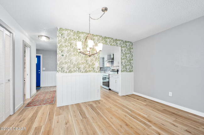 Building Photo - 56 Chippingwood Ln