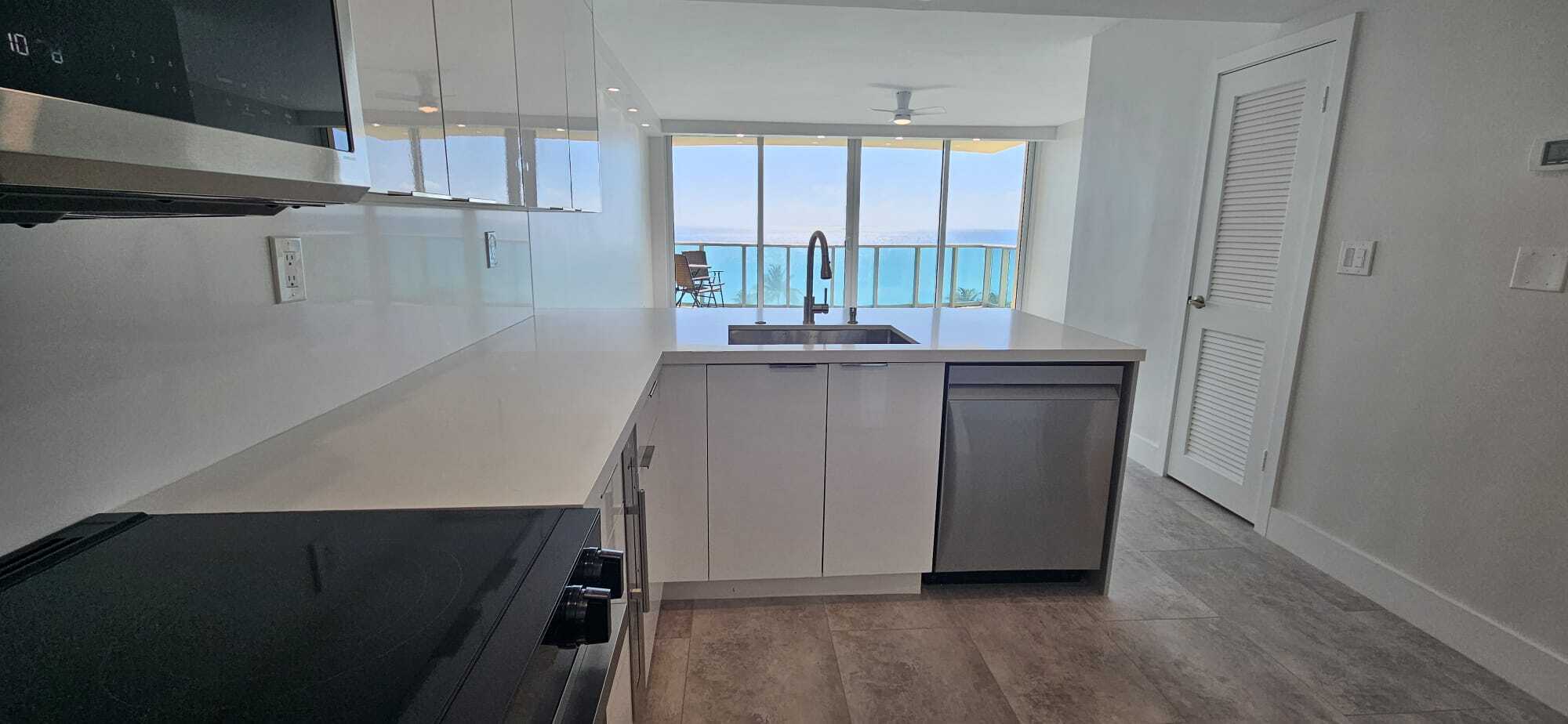 Building Photo - 2501 S Ocean Dr