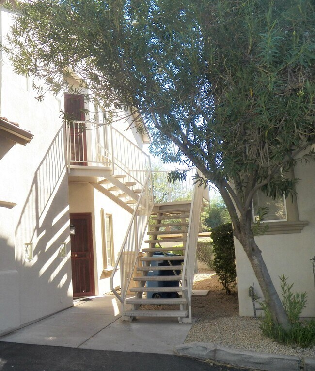 Building Photo - 9750 N Monterey Dr