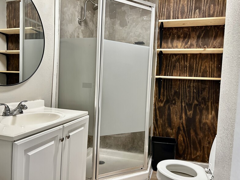 Building Photo - 721 N Texas St