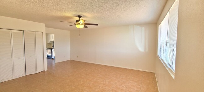 Building Photo - 2 Bed 1 Bath Spacious Gold Canyon Apartment