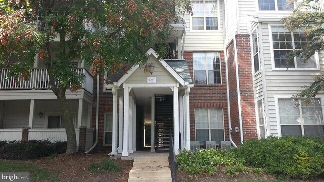 Building Photo - 3910 Penderview Dr
