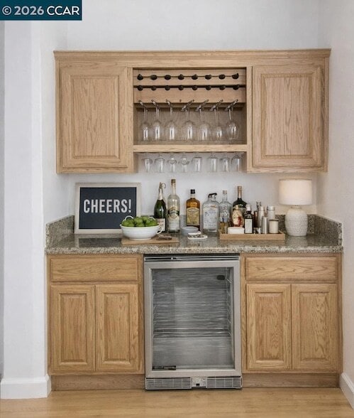 Building Photo - 350 Caroni St