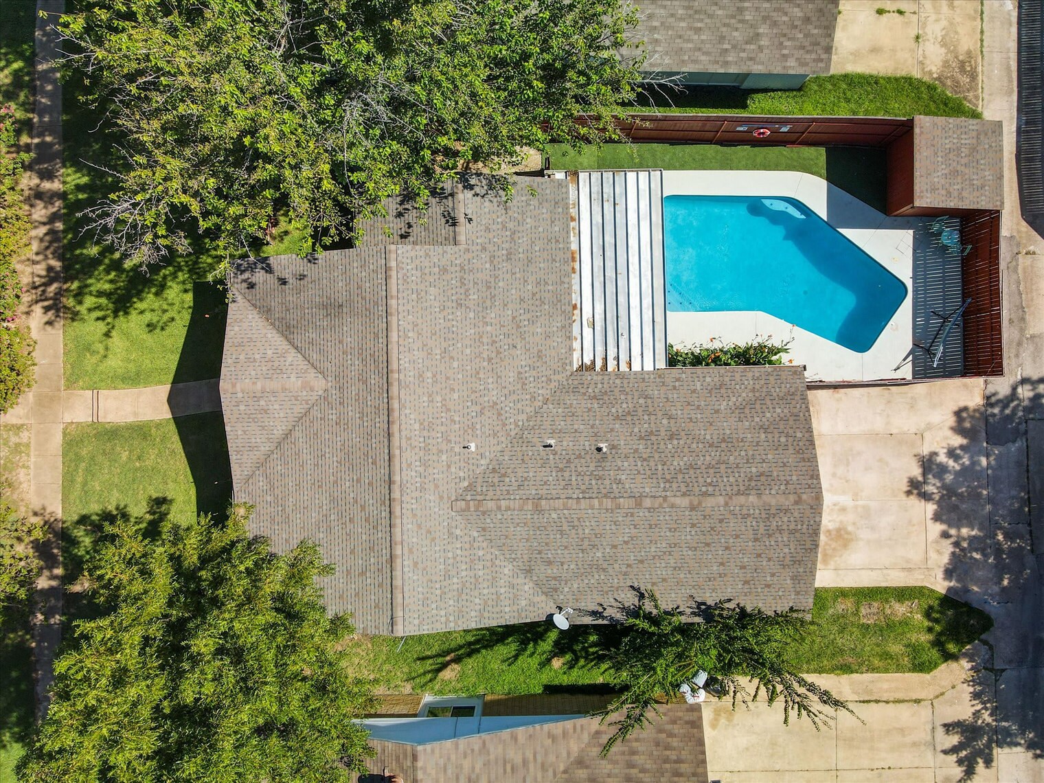 Building Photo - 9230 Millwood Dr