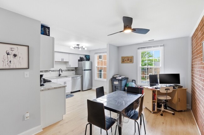 Building Photo - 742 Quince Orchard Blvd