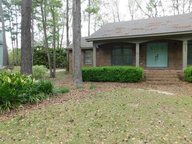 Building Photo - Magnolia Plantation Home