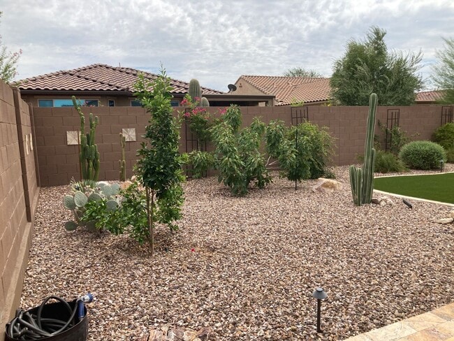 Building Photo - 55+ Furnished Short Term Dove Mountain Beauty