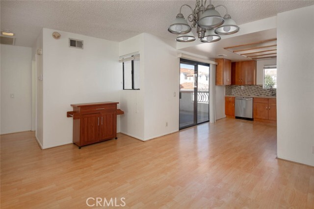 Building Photo - 549 W 220th St