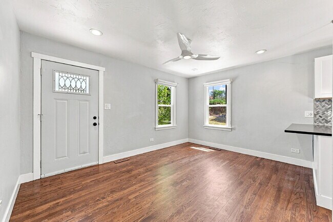 Building Photo - $2,440.95 with $300 off the first month's rent, 2 Beds - 1 Bath, Single Family Home in Denver wit...