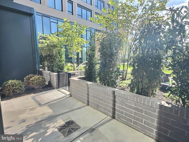 Building Photo - 3130 Potomac Ave