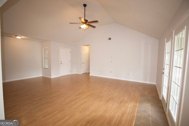 Building Photo - 206 N Bridgeport Dr