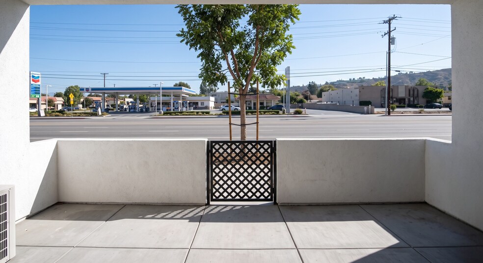 Building Photo - 211 N Vincent Ave