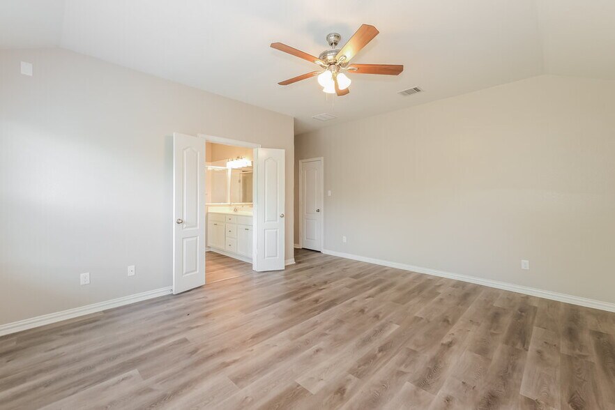 Building Photo - 232 Strawberry Blonde Dr