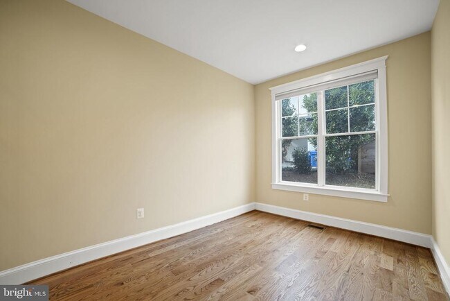Building Photo - 5709 Wilson Ln