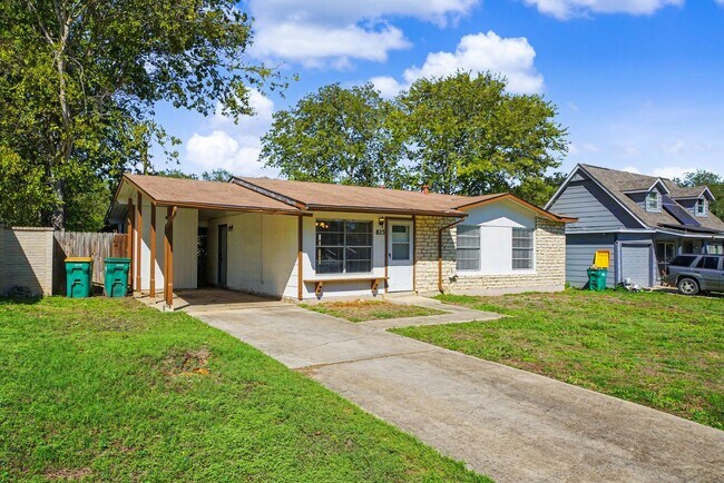 Building Photo - Charming 3-Bedroom Home in Universal City - Realtor Commission: $350