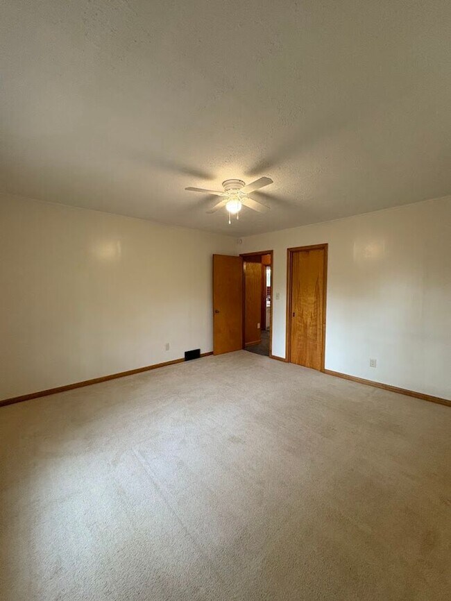 Building Photo - Two bedroom home for rent - Country living...