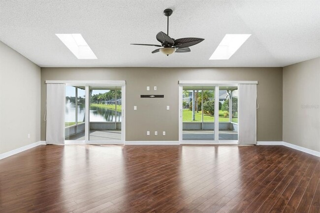 Building Photo - 349 Fountainview Cir